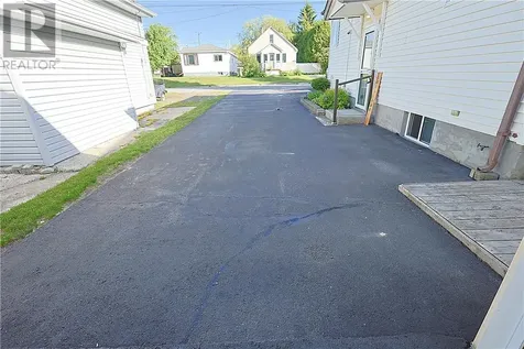 114 O'donaghue Drive Garson ON P3L 1E1