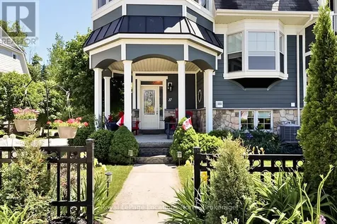 17 Sandy Coast Crescent Wasaga Beach ON L9Z 0G1