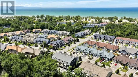 17 Sandy Coast Crescent Wasaga Beach ON L9Z 0G1
