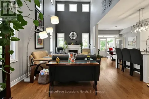 17 Sandy Coast Crescent Wasaga Beach ON L9Z 0G1
