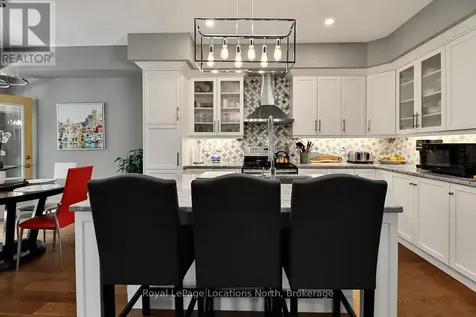 17 Sandy Coast Crescent Wasaga Beach ON L9Z 0G1