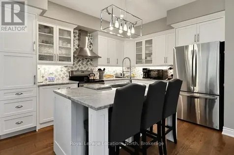 17 Sandy Coast Crescent Wasaga Beach ON L9Z 0G1