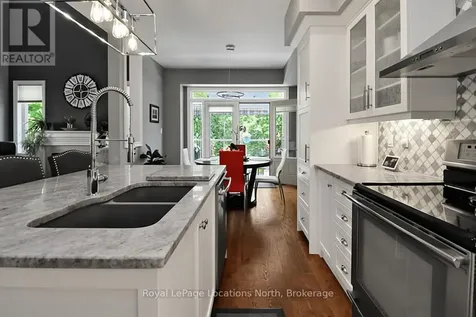 17 Sandy Coast Crescent Wasaga Beach ON L9Z 0G1