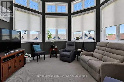 17 Sandy Coast Crescent Wasaga Beach ON L9Z 0G1