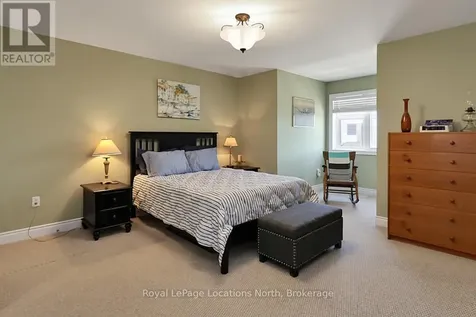 17 Sandy Coast Crescent Wasaga Beach ON L9Z 0G1