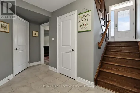 17 Sandy Coast Crescent Wasaga Beach ON L9Z 0G1
