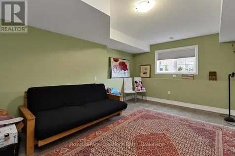 17 Sandy Coast Crescent Wasaga Beach ON L9Z 0G1
