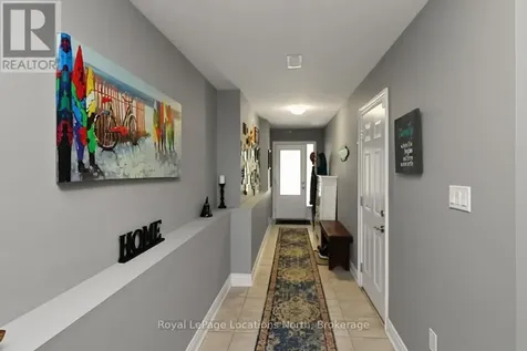 17 Sandy Coast Crescent Wasaga Beach ON L9Z 0G1