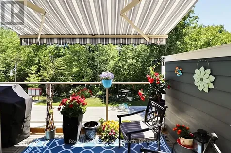 17 Sandy Coast Crescent Wasaga Beach ON L9Z 0G1