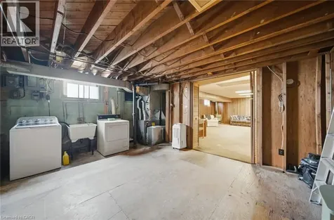 89 Charlotte Street Hamilton ON L8K 4V3