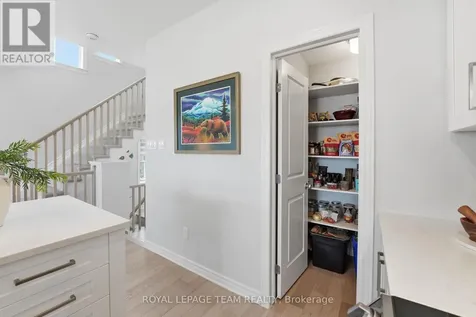 715 Maverick Crescent Ottawa ON K2S 2X1