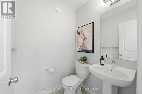 715 Maverick Crescent Ottawa ON K2S 2X1