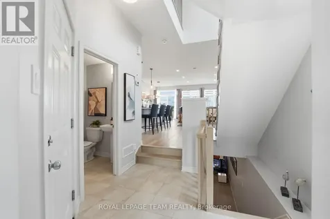 715 Maverick Crescent Ottawa ON K2S 2X1