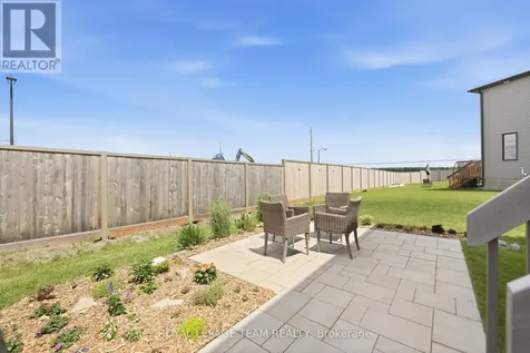 715 Maverick Crescent Ottawa ON K2S 2X1