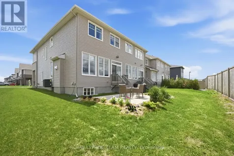 715 Maverick Crescent Ottawa ON K2S 2X1