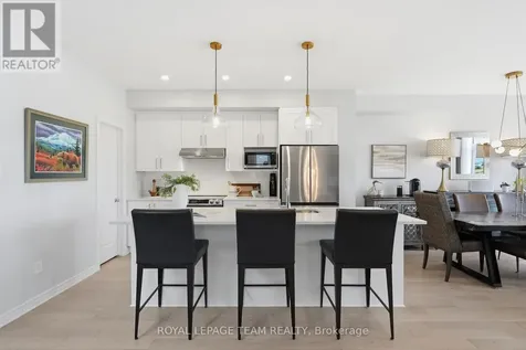 715 Maverick Crescent Ottawa ON K2S 2X1