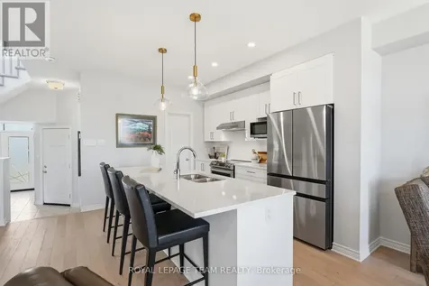 715 Maverick Crescent Ottawa ON K2S 2X1