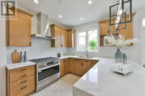 35 Stoneheath Crescent Markham (cachet) ON L6C 2K9