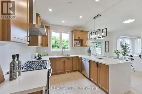 35 Stoneheath Crescent Markham (cachet) ON L6C 2K9