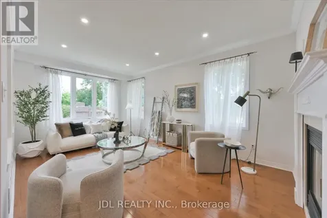 35 Stoneheath Crescent Markham (cachet) ON L6C 2K9
