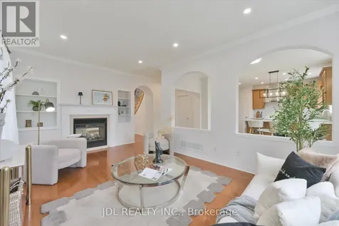 35 Stoneheath Crescent Markham (cachet) ON L6C 2K9