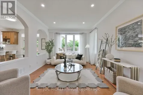 35 Stoneheath Crescent Markham (cachet) ON L6C 2K9