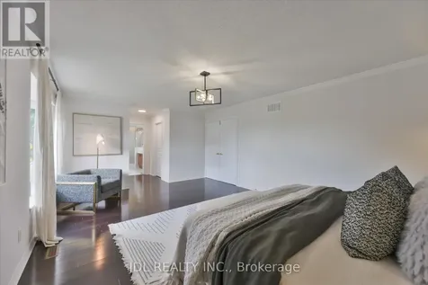 35 Stoneheath Crescent Markham (cachet) ON L6C 2K9