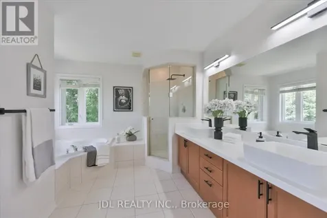 35 Stoneheath Crescent Markham (cachet) ON L6C 2K9