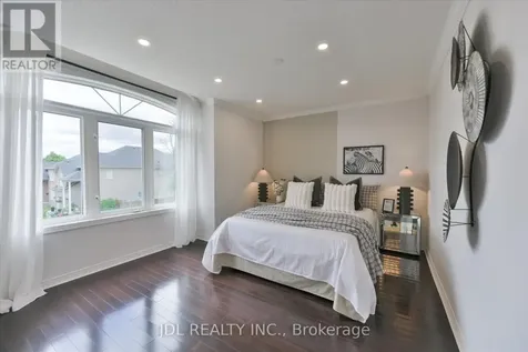 35 Stoneheath Crescent Markham (cachet) ON L6C 2K9