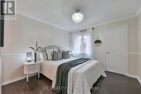 35 Stoneheath Crescent Markham (cachet) ON L6C 2K9