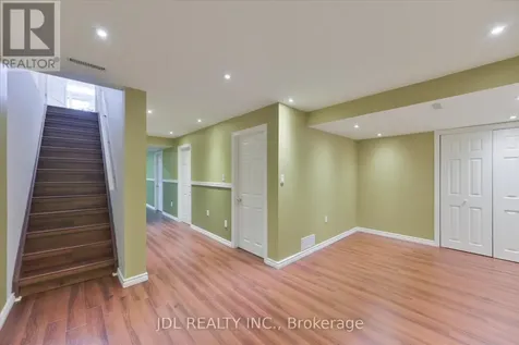 35 Stoneheath Crescent Markham (cachet) ON L6C 2K9