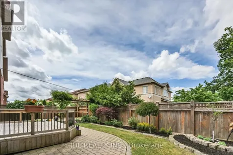 35 Stoneheath Crescent Markham (cachet) ON L6C 2K9
