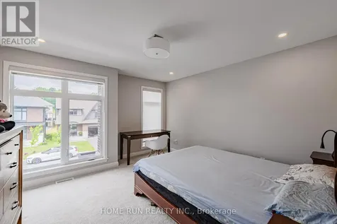 235 Ketchikan Crescent Ottawa ON K2T 0S3