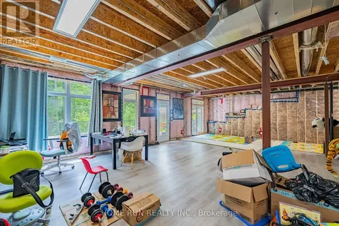 235 Ketchikan Crescent Ottawa ON K2T 0S3
