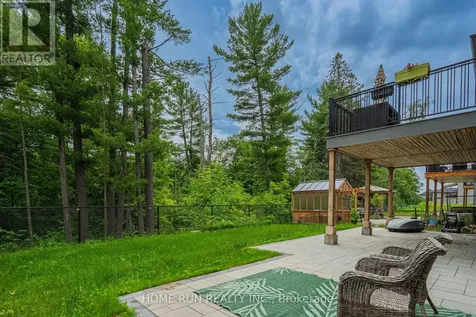 235 Ketchikan Crescent Ottawa ON K2T 0S3