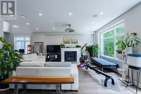235 Ketchikan Crescent Ottawa ON K2T 0S3