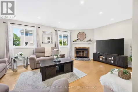 25 Castlegreen Private Ottawa ON K1T 3N4