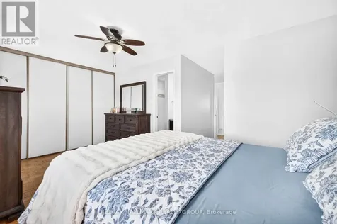 25 Castlegreen Private Ottawa ON K1T 3N4