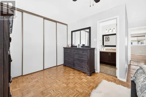 25 Castlegreen Private Ottawa ON K1T 3N4