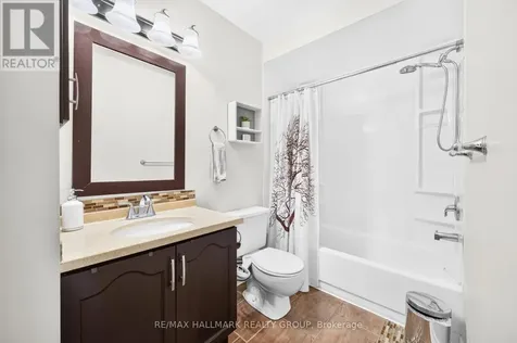 25 Castlegreen Private Ottawa ON K1T 3N4