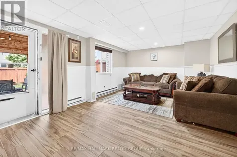 25 Castlegreen Private Ottawa ON K1T 3N4