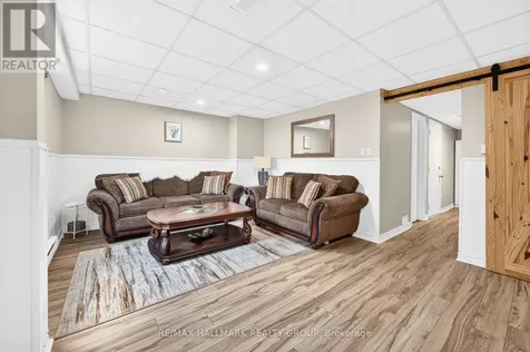 25 Castlegreen Private Ottawa ON K1T 3N4