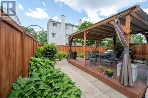25 Castlegreen Private Ottawa ON K1T 3N4