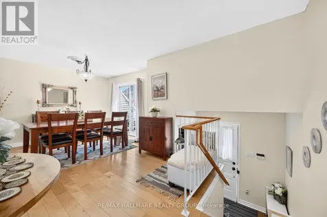 25 Castlegreen Private Ottawa ON K1T 3N4