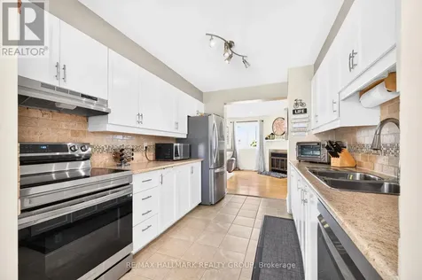 25 Castlegreen Private Ottawa ON K1T 3N4
