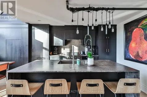 200 Stinson Street Hamilton (stinson) ON L8N 4J5