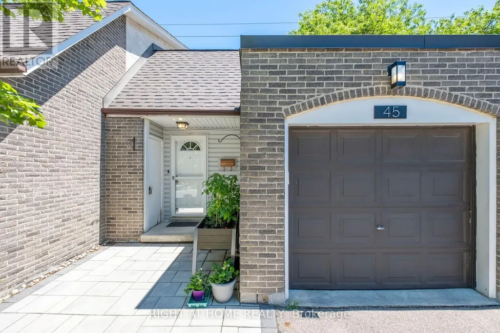 2440 Bromsgrove Road Mississauga (clarkson) ON L5J 4J7