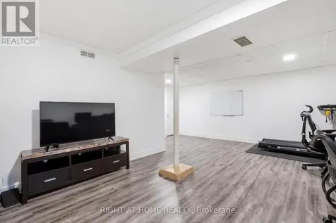 2440 Bromsgrove Road Mississauga (clarkson) ON L5J 4J7