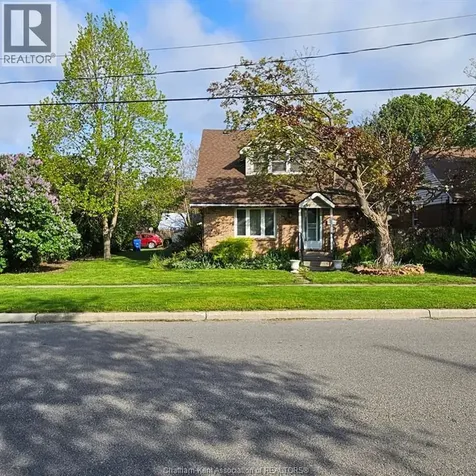 418 Gillard Street Wallaceburg ON N8A 1N6
