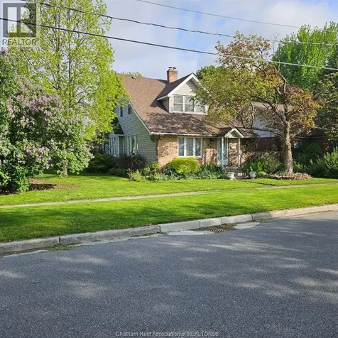418 Gillard Street Wallaceburg ON N8A 1N6